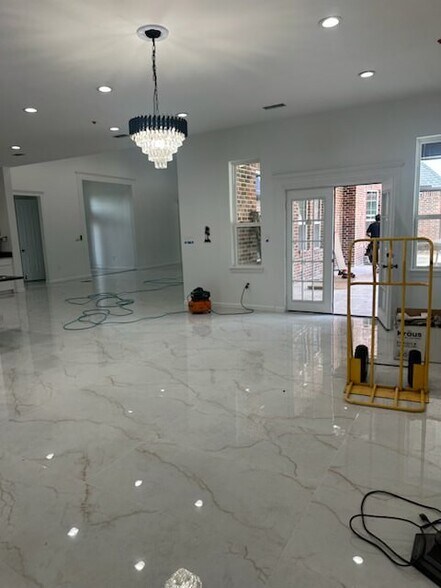 More Photos Of 703 E Oates Rd, Garland Unknown For Lease