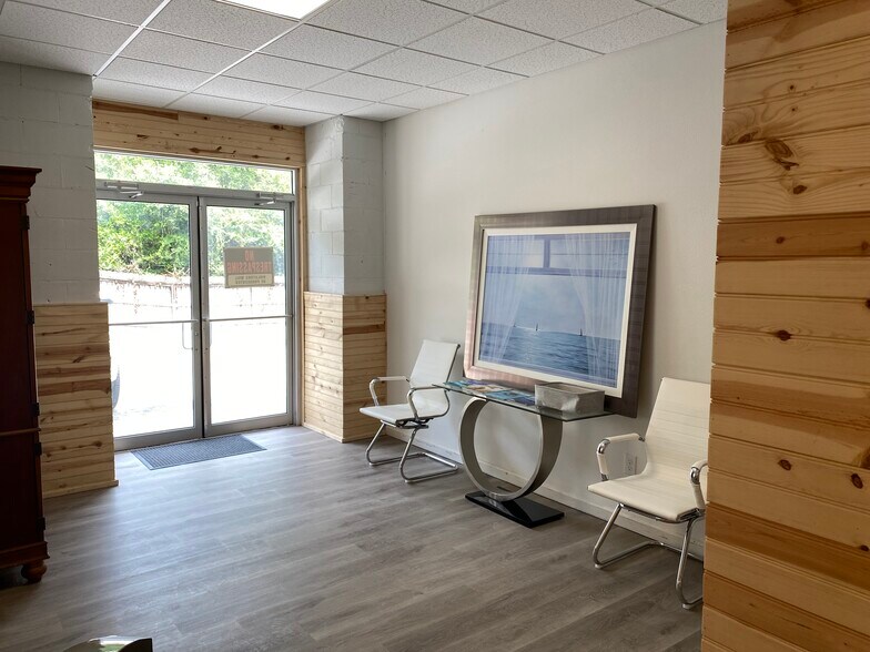 More Photos Of 135 Benning St, Destin Office For Lease