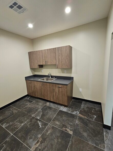More Photos Of 8718 E McDowell Rd, Scottsdale Industrial For Sale