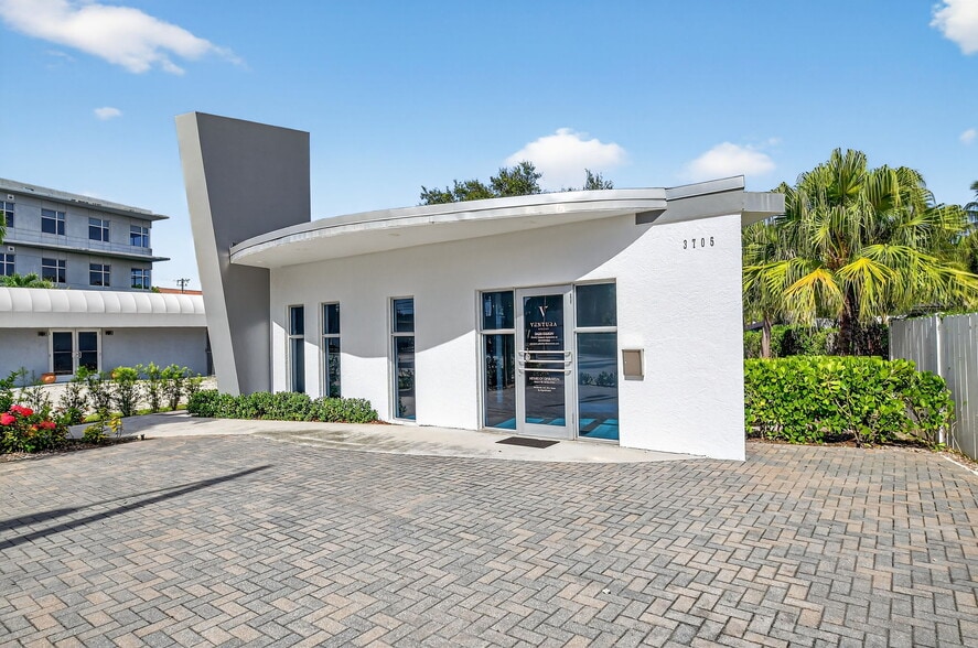 More Photos Of 3705 N Federal Hwy, Delray Beach Medical For Sale