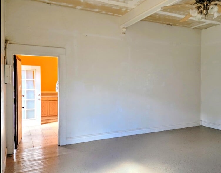 More Photos Of 97 Center Ave, Bisbee Restaurant For Sale