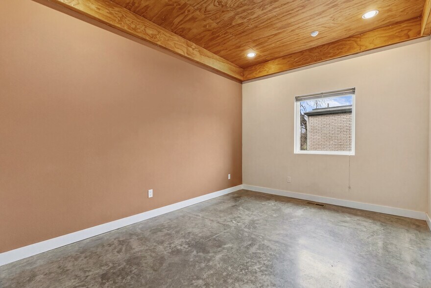 More Photos Of 505 W 15th St, Austin Loft Creative Space For Sale