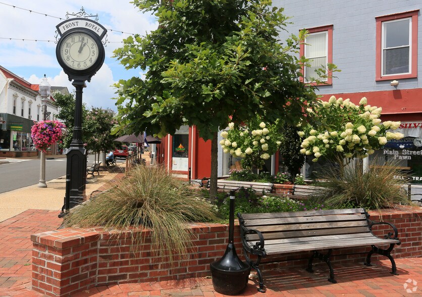 More Photos Of 321 S Royal Ave, Front Royal Coworking Space