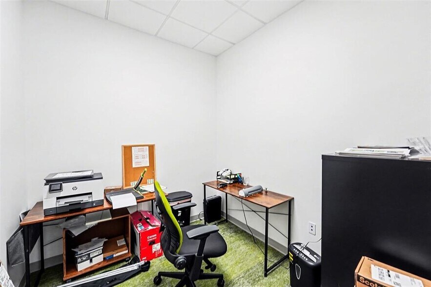 More Photos Of 2304 E Busch Blvd, Tampa Office For Sale