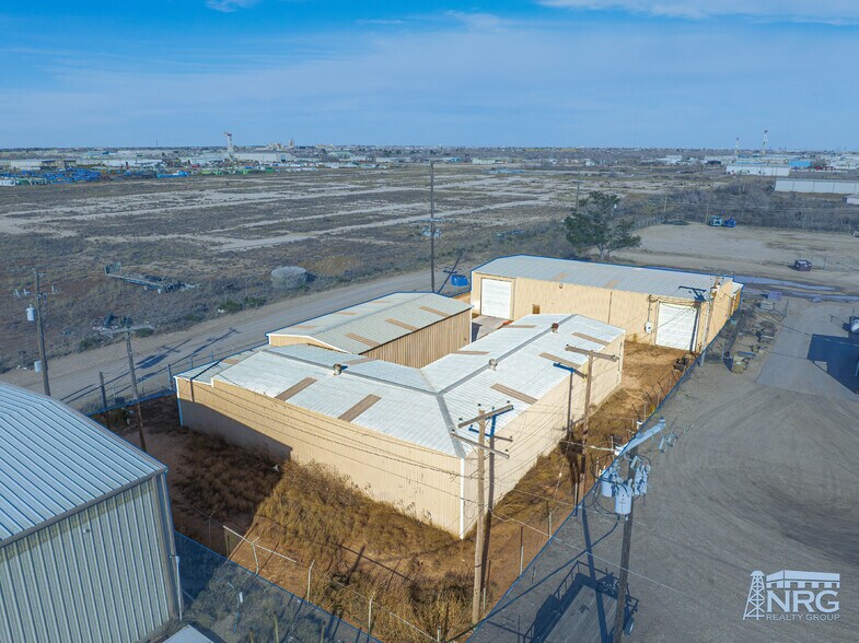 More Photos Of 1606 S Regal Ave, Odessa Warehouse For Sale