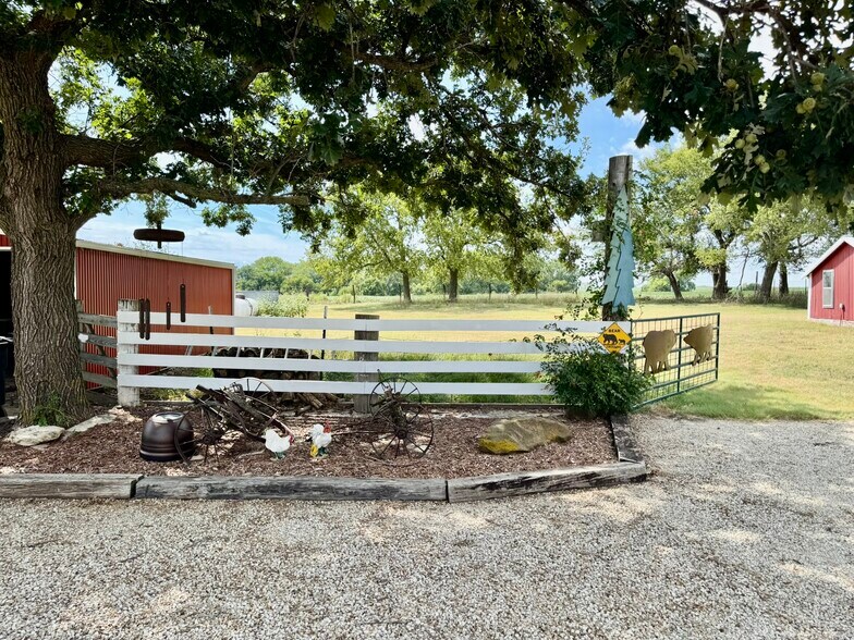 More Photos Of 505 Meridian Rd, Miltonvale Hospitality For Sale