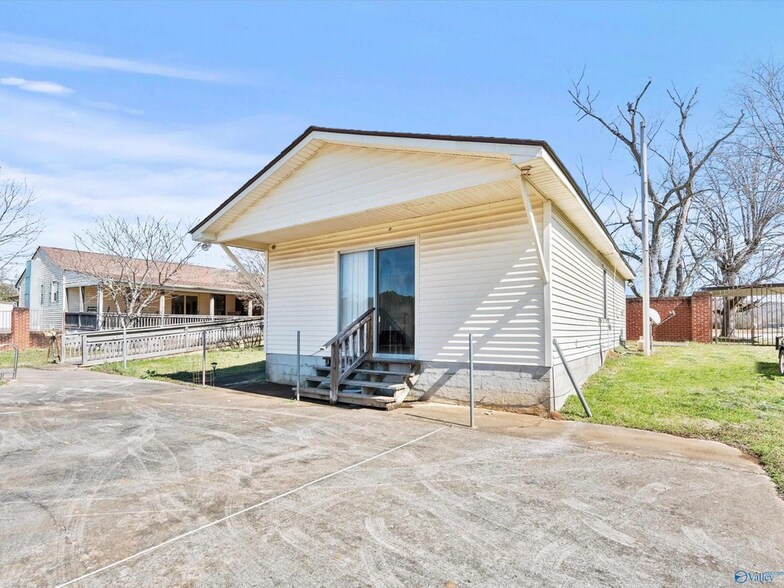 More Photos Of 3621 Winchester Rd, New Market General Retail For Sale