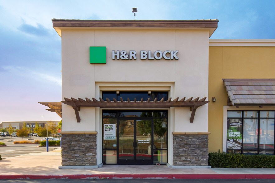 More Photos Of 27150 Eucalyptus Ave, Moreno Valley Storefront For Sale