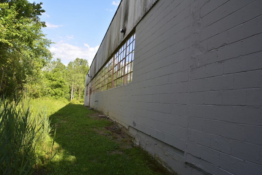 More Photos Of 63 Railroad Ave, Wallkill Warehouse For Lease