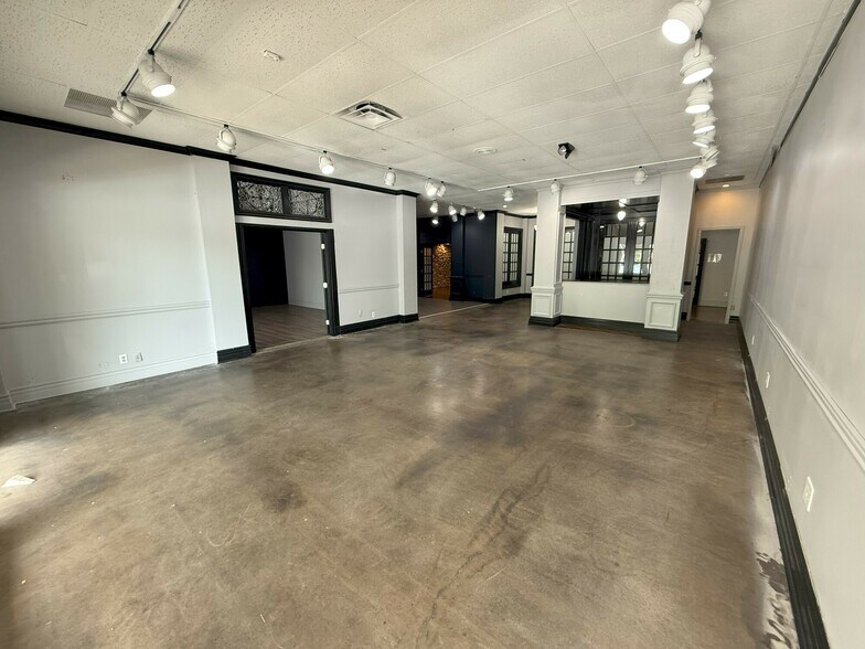More Photos Of 2700 S College Ave, Fort Collins Fast Food For Lease
