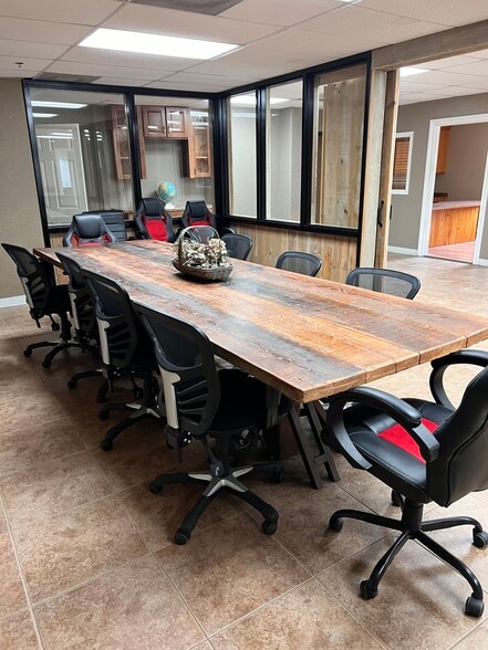 More Photos Of 500 W Orange Blossom Trl, Apopka Manufacturing For Lease