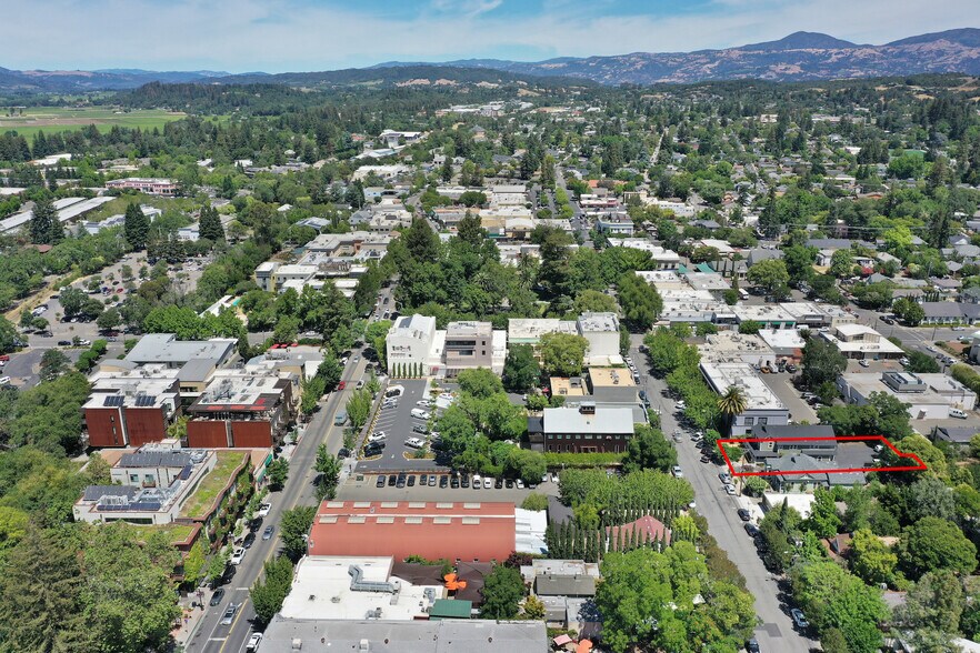 More Photos Of 230 Center St, Healdsburg Office For Lease