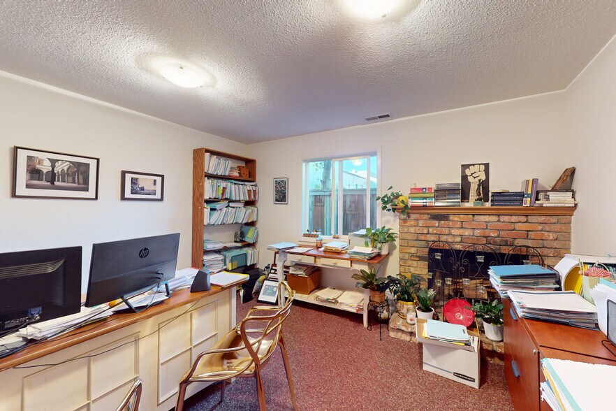 More Photos Of 54 Railroad Ave, Richmond Office Residential For Sale