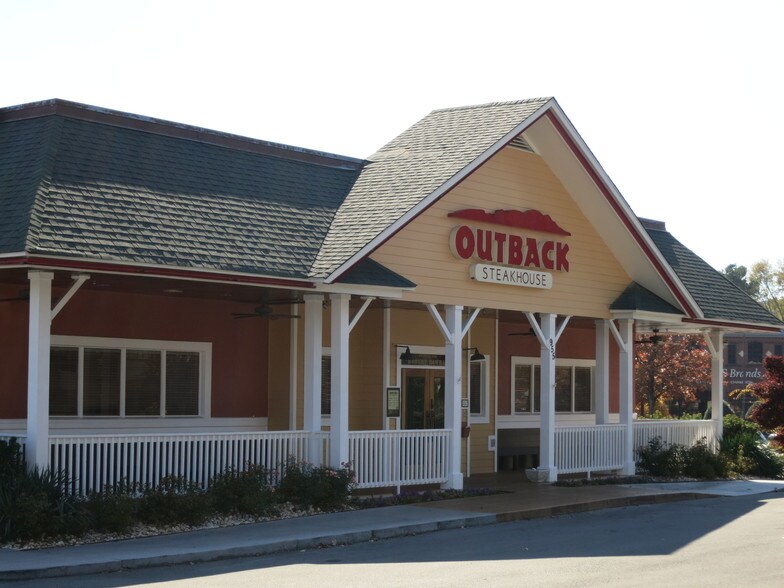 More Photos Of 1001 Market St, Dalton General Retail For Lease