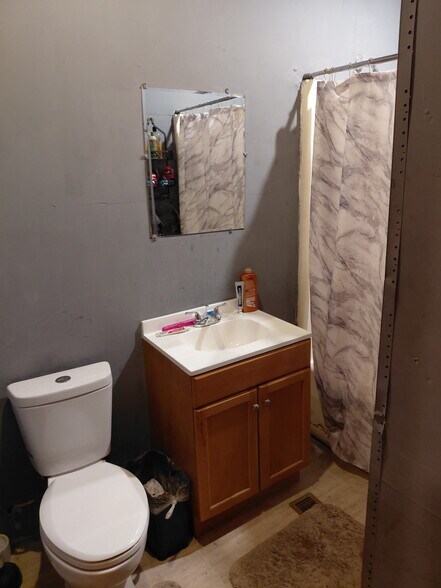 More Photos Of 28 Curtis St, Middletown Apartments For Sale