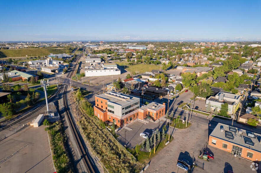 More Photos Of 2010 11th St SW, Calgary Office For Sale