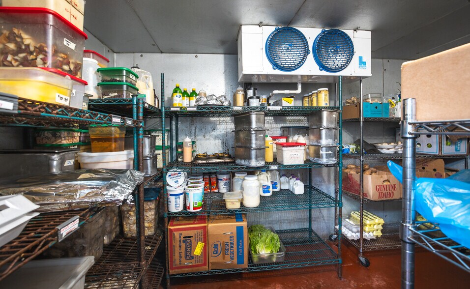 More Photos Of 121 S Smith St, Cuba Restaurant For Sale