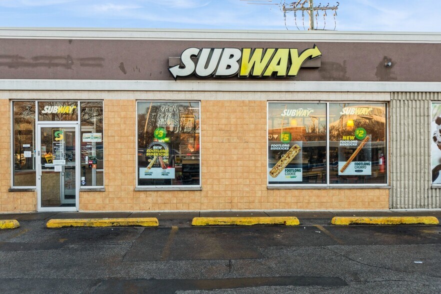 More Photos Of 2341-2357 W Howard St, Chicago Storefront For Sale