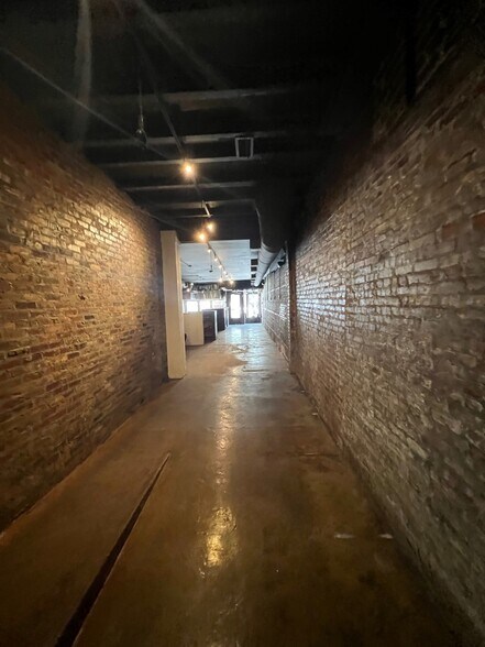 More Photos Of 229 King St, Charleston General Retail For Sale