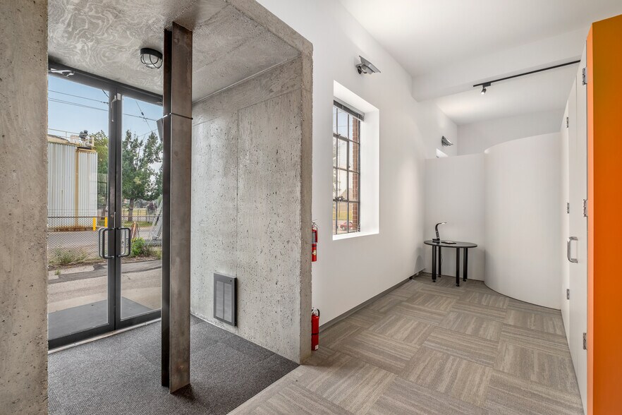 More Photos Of 2225 15th St SE, Calgary Warehouse For Sale