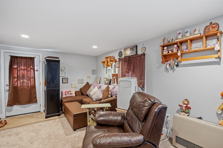 More Photos Of 45A Hanson, Rochester Apartments For Sale