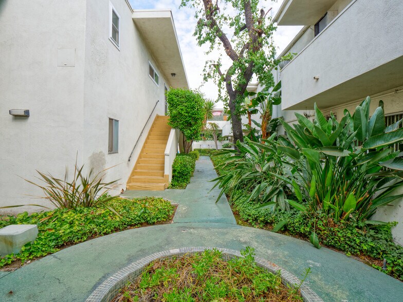 More Photos Of 10749 New Haven St, Sun Valley Apartments For Sale