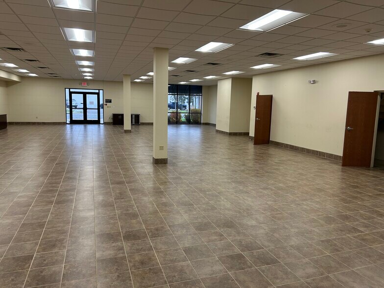 More Photos Of 2909 S Anthony Ln, Saint Anthony Office For Sale