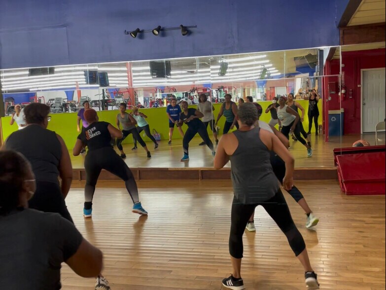 More Photos Of 525 Irvington Ave, Newark Office For Lease