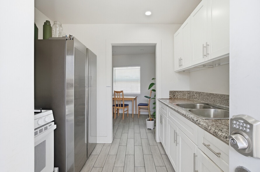 More Photos Of 8317 Whittier Blvd, Pico Rivera Storefront Retail Residential For Sale