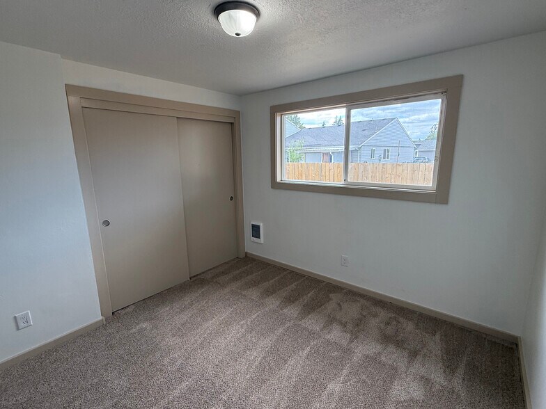 More Photos Of 4561 Chippewa Ct SE, Salem Multifamily For Sale