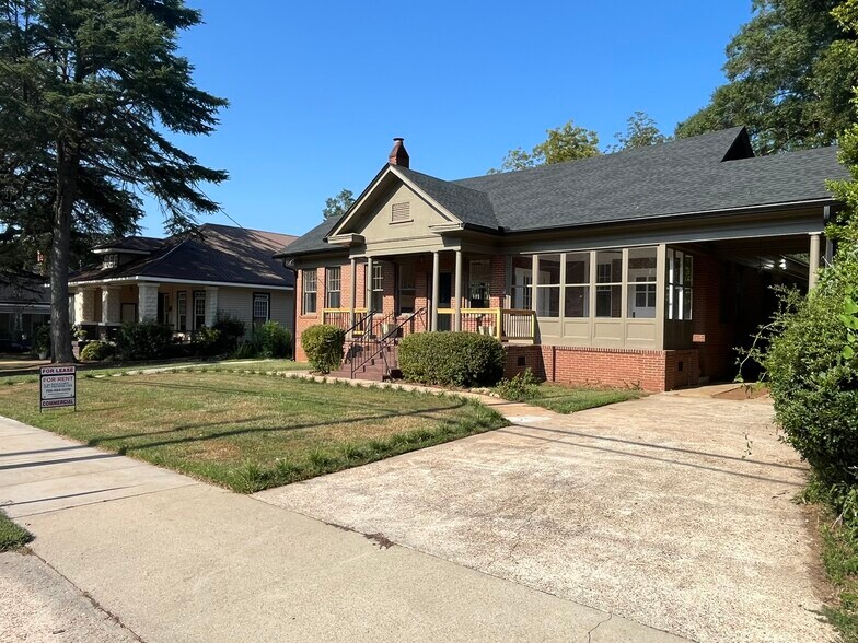 More Photos Of 406 S Lewis St, Lagrange Office For Lease