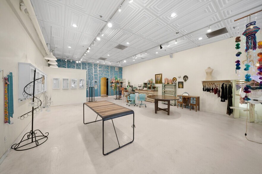 More Photos Of 1211 Pine St, Paso Robles Storefront For Lease