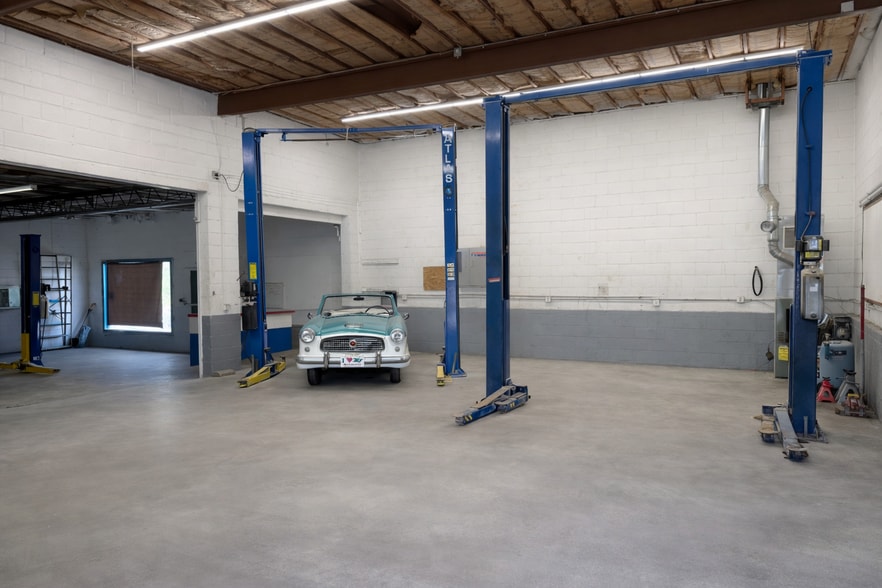More Photos Of 6000 Ritchie Hwy, Baltimore Auto Dealership For Sale