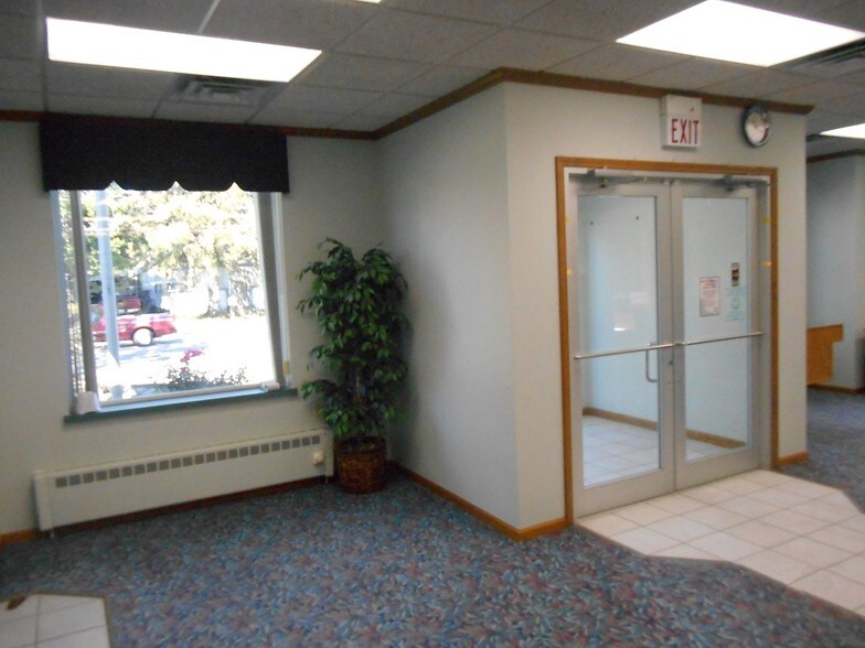 More Photos Of 6586 Center St, Unionville Bank For Sale
