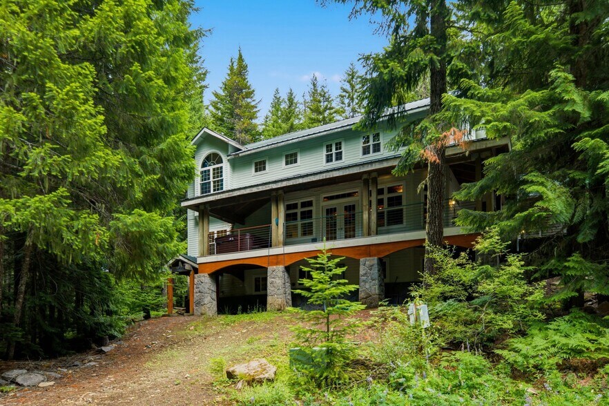 More Photos Of 93732 US-26, Government Camp Lodge Meeting Hall For Sale