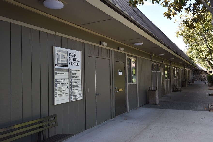 More Photos Of 635 Anderson Rd, Davis Medical For Lease