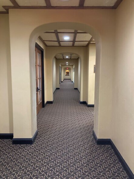 More Photos Of 1531 E Bradford Pky, Springfield Medical For Sale