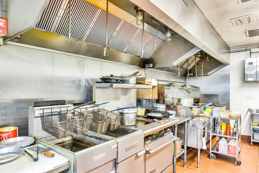 More Photos Of 9010 Grant Line Rd, Elk Grove Bar For Sale