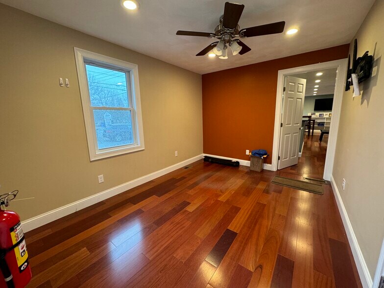 More Photos Of 76 Taunton St, Plainville Freestanding For Sale