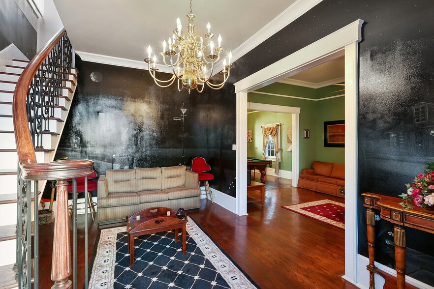More Photos Of 1030 Burgundy St, New Orleans Apartments For Sale
