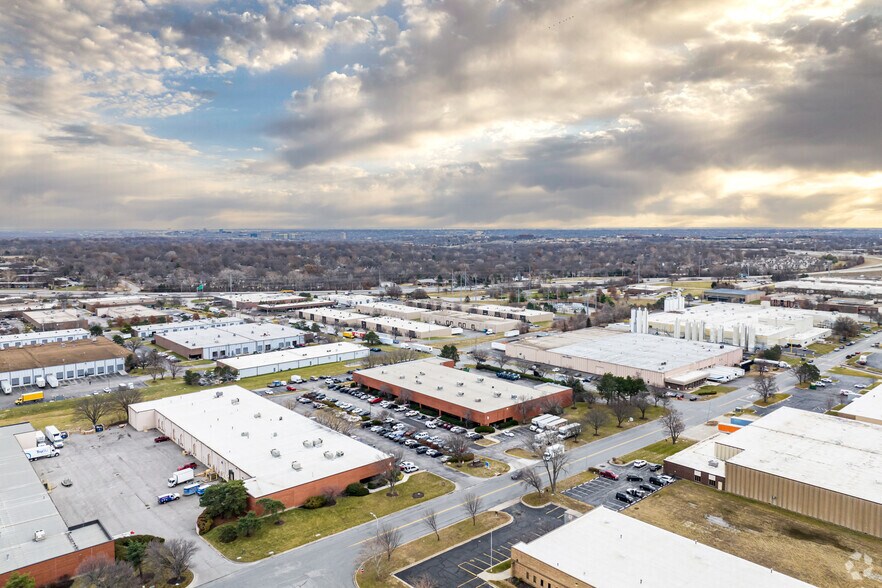 More Photos Of 9851-9875 Widmer Rd, Lenexa Warehouse For Lease