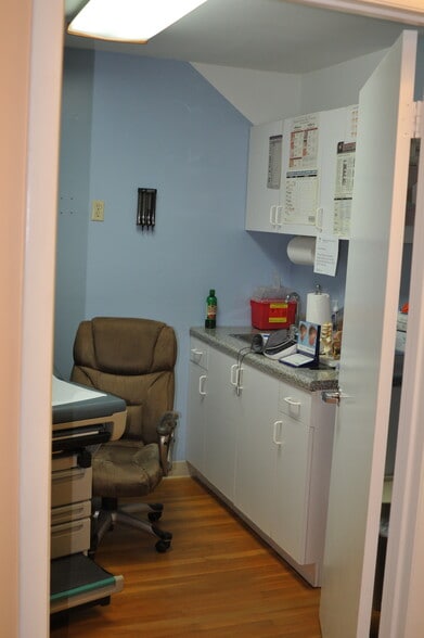 More Photos Of 2256 Rockbridge Rd, Stone Mountain Office For Sale