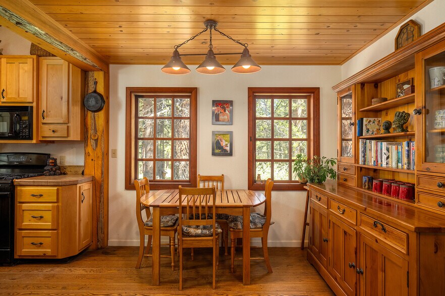 More Photos Of 320 Independence Lake Rd, Sierraville Lodge Meeting Hall For Sale