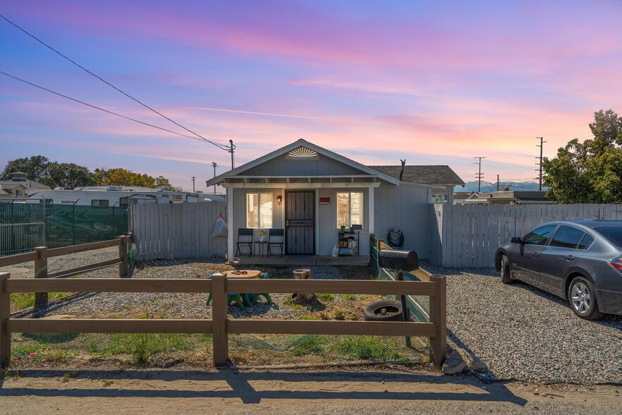 More Photos Of 1840 Mentone Blvd, Mentone Storefront Retail Residential For Sale