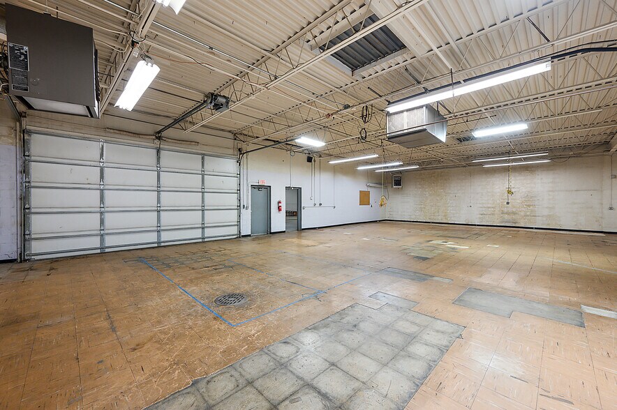 More Photos Of 16560 Industrial St, Roseville Warehouse For Sale