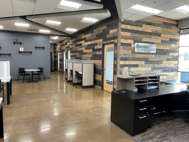 More Photos Of 17565 Central Ave NE, Ham Lake General Retail For Lease