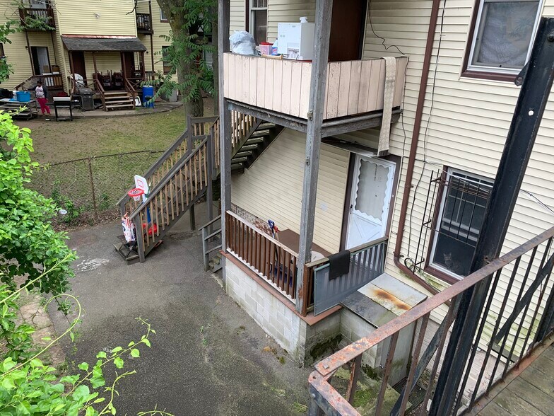 More Photos Of 50-60 Wood Ave, Bridgeport Apartments For Sale