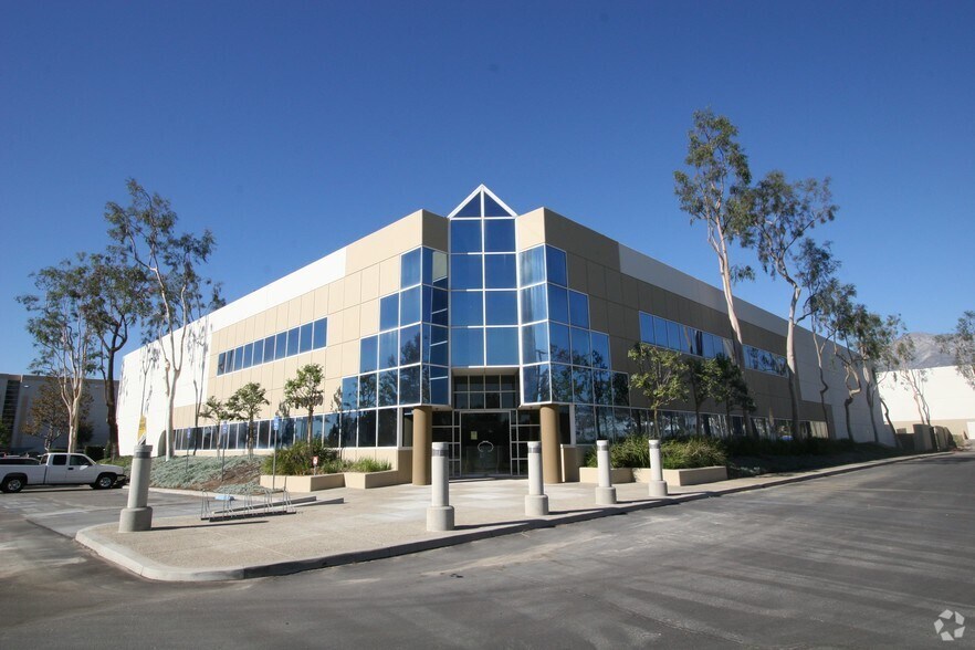 More Photos Of 10860 6th St, Rancho Cucamonga Warehouse For Lease