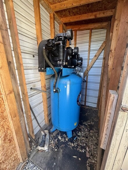 More Photos Of 8062 US Route 127, Greenville Flex For Sale