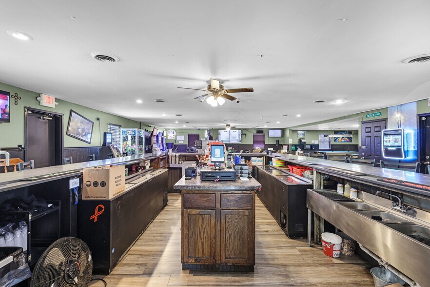 More Photos Of 519 N Main St, Caseyville General Retail For Sale